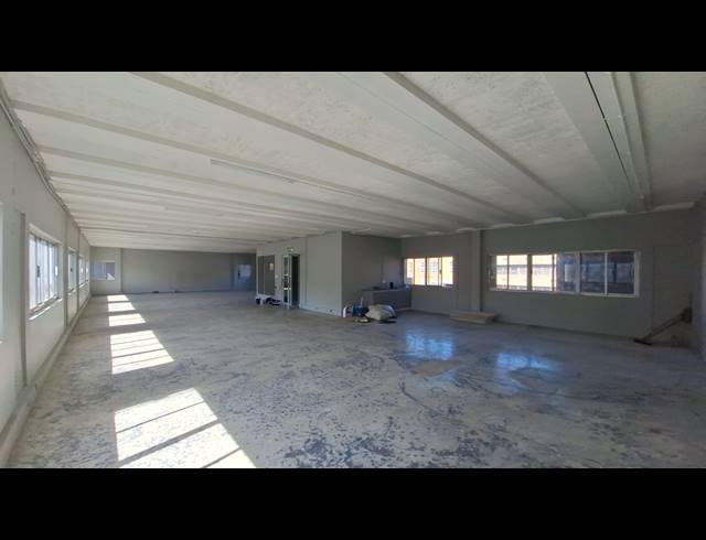 490M² SHOWROOM TO LET IN WYNBERG